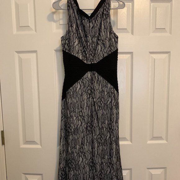 Signature by Sangria Black Lace Maxi Dress Size 10 - Picture 2 of 3